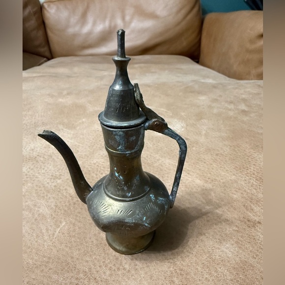 Vintage Etched Brass Mini Teapot/Coffee Pot With A Long Spout Ornate - Picture 2 of 6